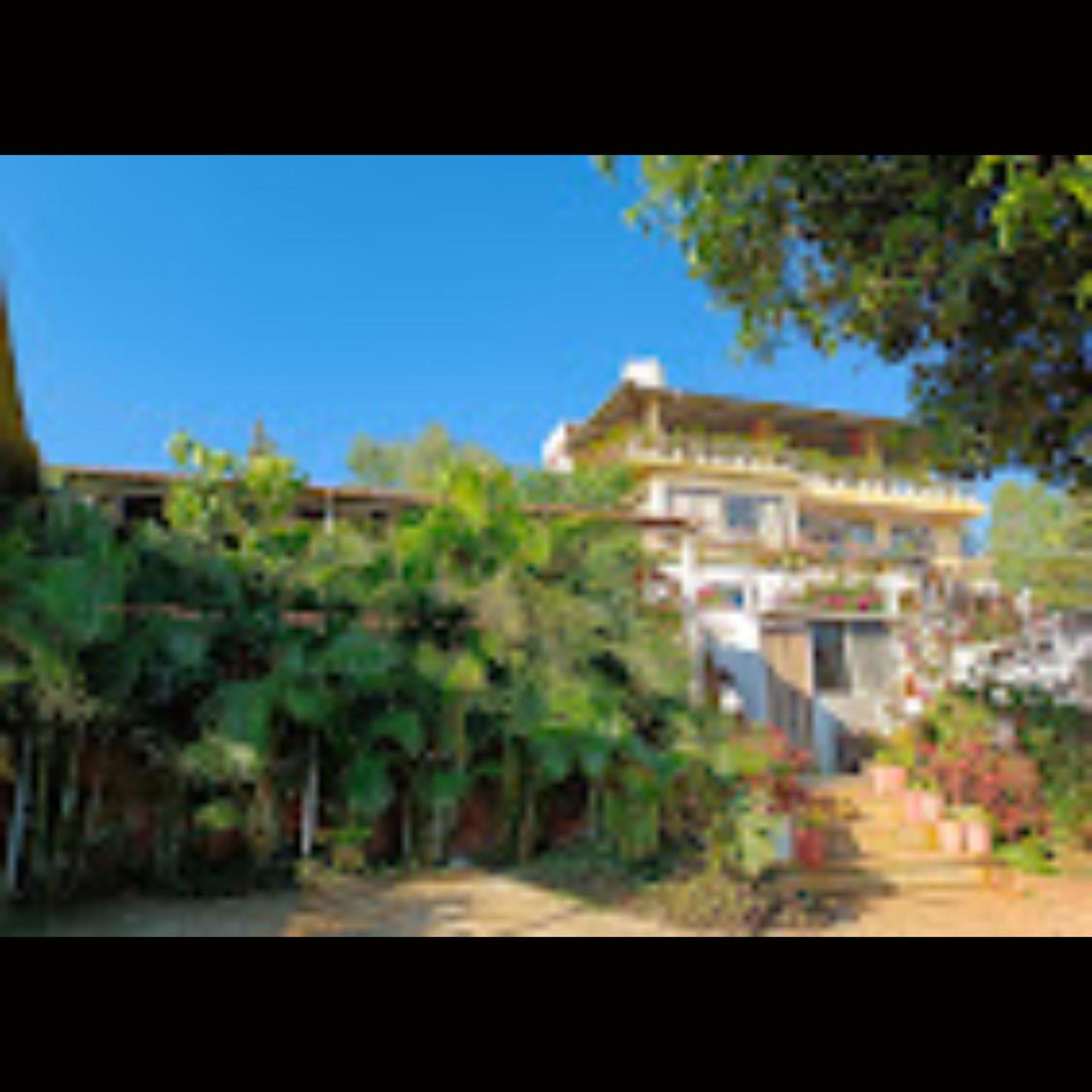 Hotel Strawberry County Panchgani Exterior foto
