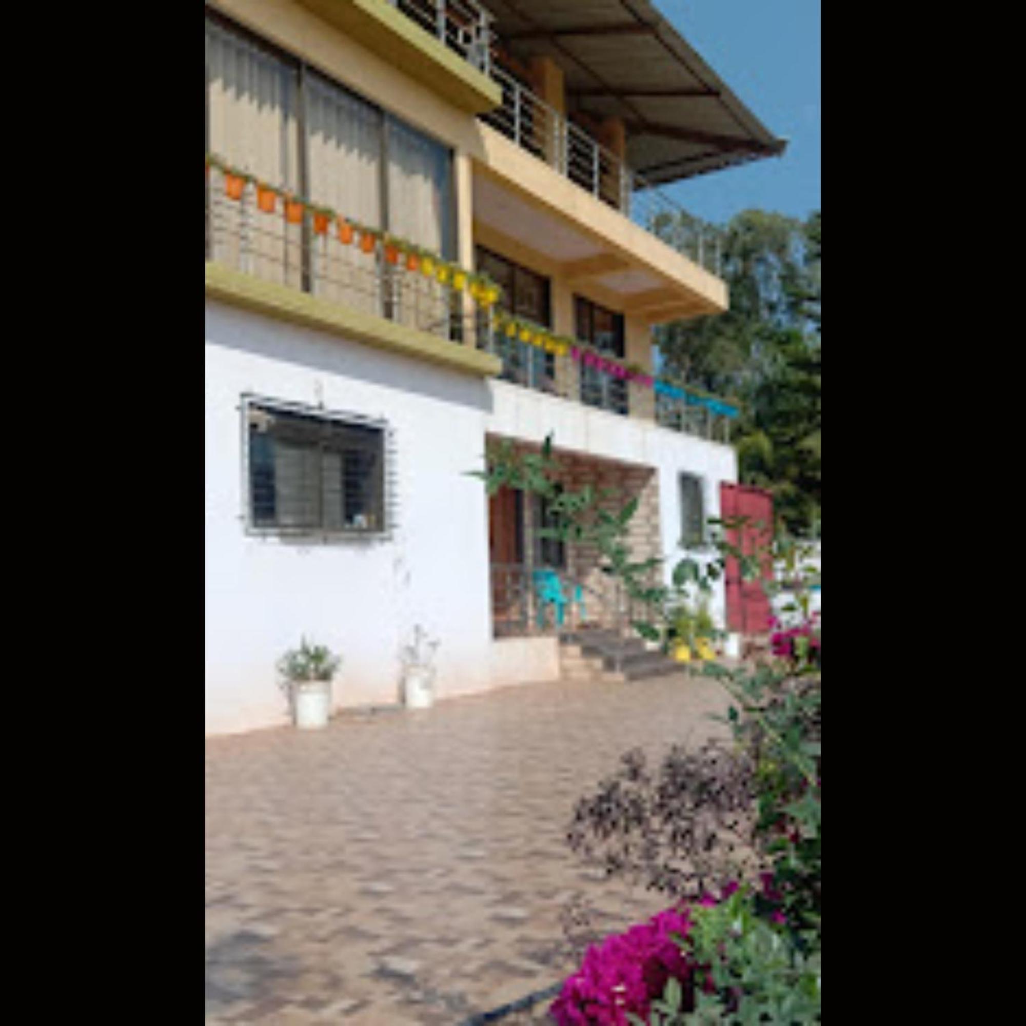 Hotel Strawberry County Panchgani Exterior foto